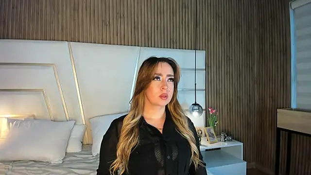 Xara Shadow online show from April 17, 10:57 pm