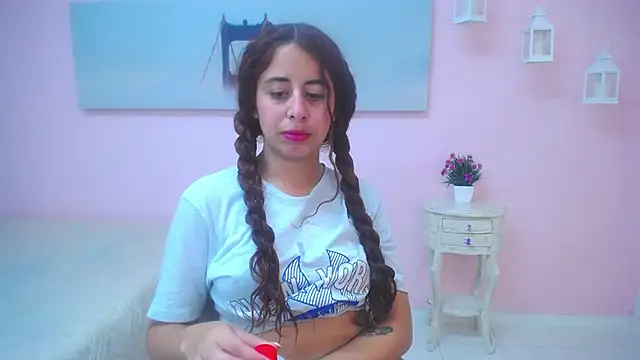 scarlett clyde online show from April 1, 12:39 pm