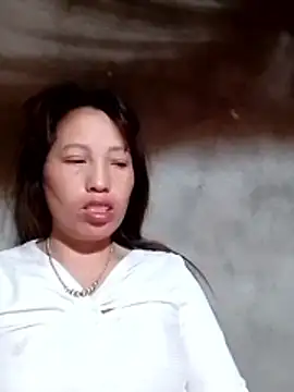 Gummiesu online show from April 11, 8:02 pm