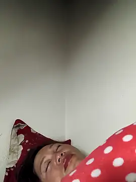 Snapshot of Jooj- chatting on May 4, 10:28 pm Jooj- online show from May 4, 10:28 pm