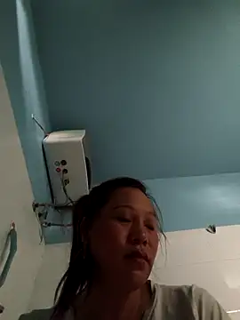 Snapshot of Jooj- chatting on May 11, 12:49 am Jooj- online show from May 11, 12:49 am
