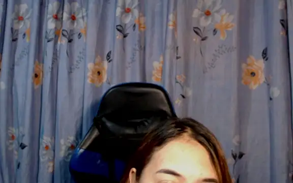 pinay mayahiga online show from April 4, 5:21 pm