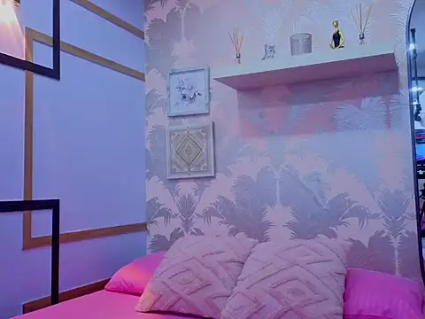 Emma Thompssonn online show from March 26, 12:00 pm