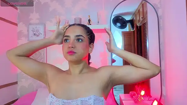 Emma Thompssonn online show from April 18, 11:47 am