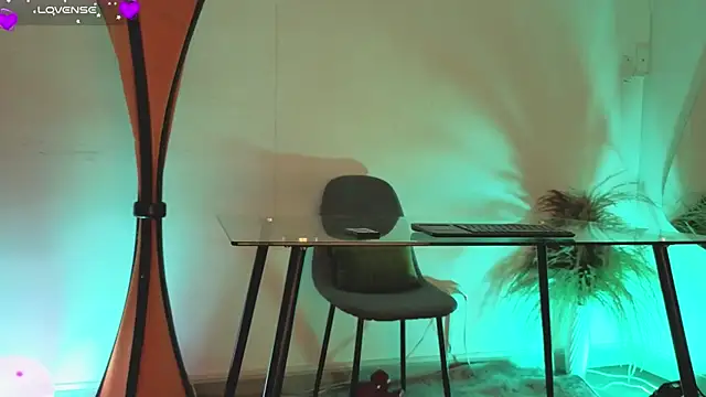 fransheskarossi online show from April 8, 12:05 pm