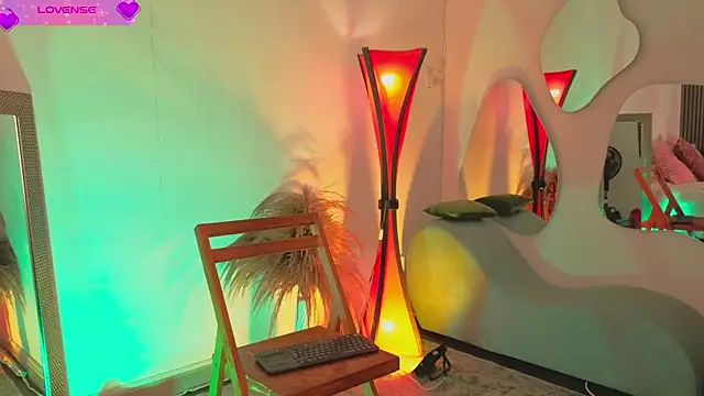 Snapshot of fransheskarossi chatting on May 18, 11:38 am fransheskarossi online show from May 18, 11:38 am