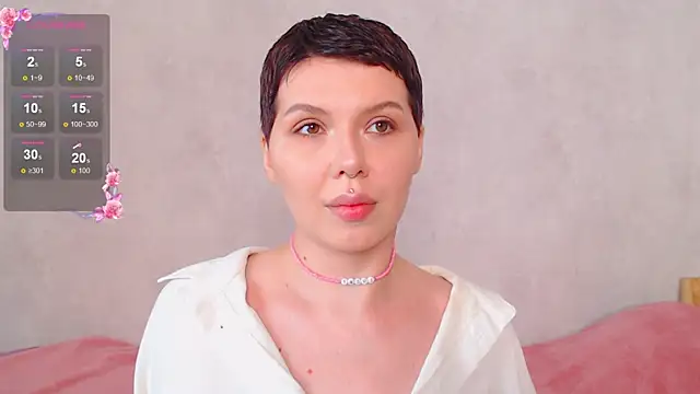 Elise Day online show from May 17, 10:00 am