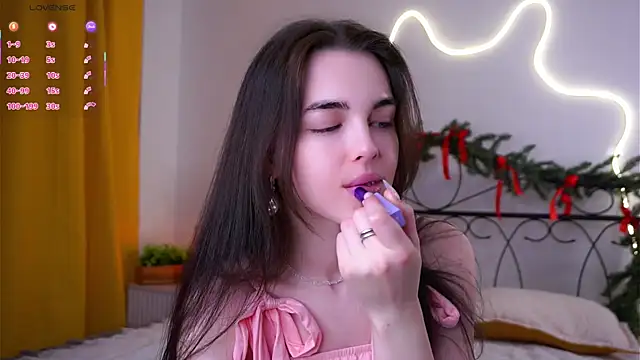 Snapshot of MirnaTellado chatting on February 21, 7:04 pm MirnaTellado online show from February 21, 7:04 pm