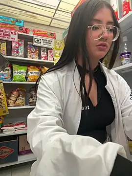 StrawberryPink  online show from February 26, 11:31 am