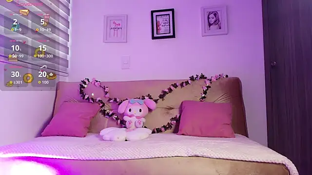 Snapshot of Blush_Marie chatting on February 2, 9:57 pm Blush Marie online show from February 2, 9:57 pm