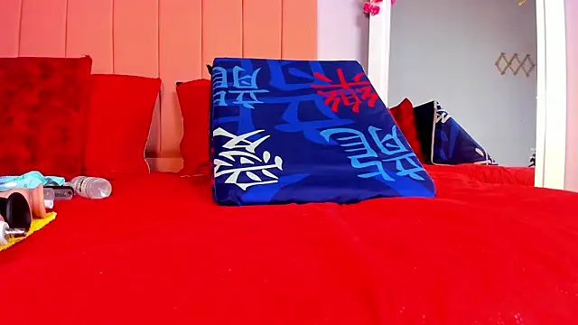 rose thompson19 online show from July 17, 7:19 pm