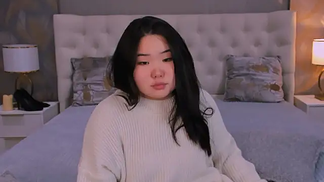 YUMI G online show from February 9, 8:35 pm