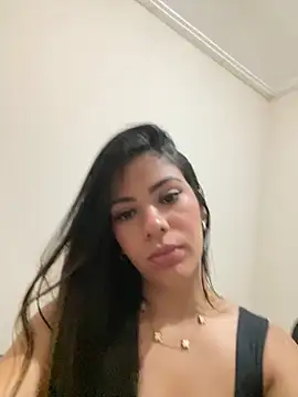 paola oliveira online show from March 10, 1:05 pm