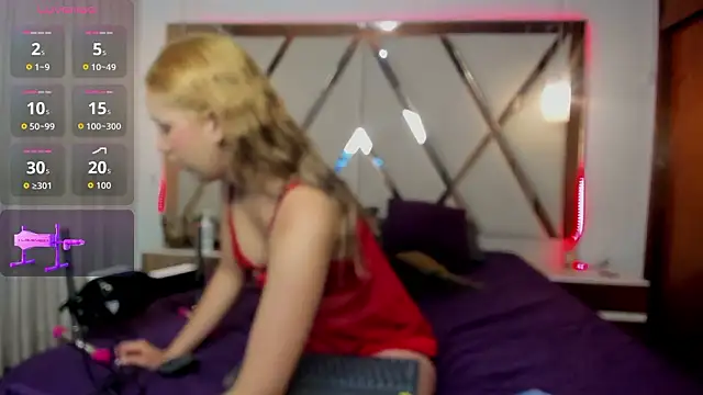 AmaliaMartinez77 online show from February 28, 9:49 pm