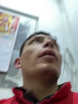 Snapshot of santiObrero chatting on February 6, 9:29 pm santiObrero online show from February 6, 9:29 pm