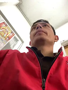 Snapshot of santiObrero chatting on February 13, 6:59 pm santiObrero online show from February 13, 6:59 pm