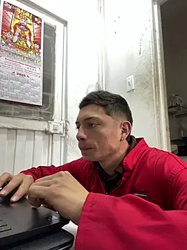 Snapshot of santiObrero chatting on February 19, 7:54 pm santiObrero online show from February 19, 7:54 pm