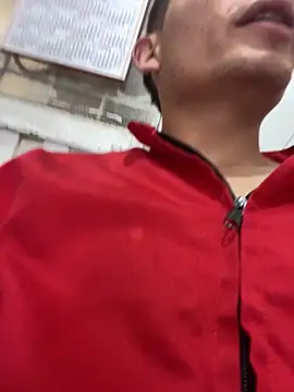 Snapshot of santiObrero chatting on February 25, 3:32 pm santiObrero online show from February 25, 3:32 pm