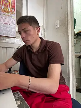 Snapshot of santiObrero chatting on February 27, 4:29 pm santiObrero online show from February 27, 4:29 pm