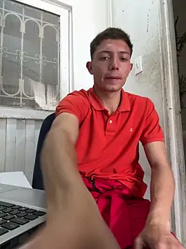 Snapshot of santiObrero chatting on June 16, 3:03 pm santiObrero online show from June 16, 3:03 pm