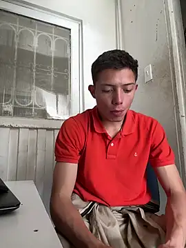 Snapshot of santiObrero chatting on June 25, 2:54 pm santiObrero online show from June 25, 2:54 pm