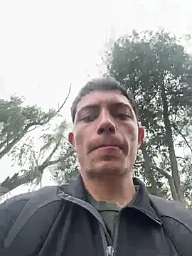 Snapshot of santiObrero chatting on July 25, 3:31 pm santiObrero online show from July 25, 3:31 pm