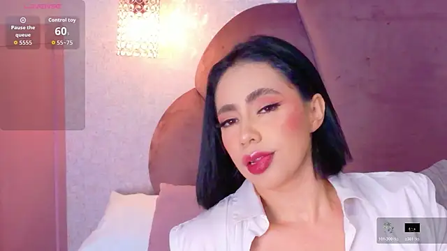 Snapshot of Sienna-Gold chatting on July 6, 1:30 pm Sienna-Gold online show from July 6, 1:30 pm