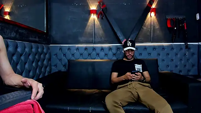 Snapshot of Angel_Villareal chatting on February 6, 4:50 am Angel Villareal online show from February 6, 4:50 am