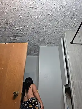 AriannaPenaxo online show from April 1, 9:56 pm