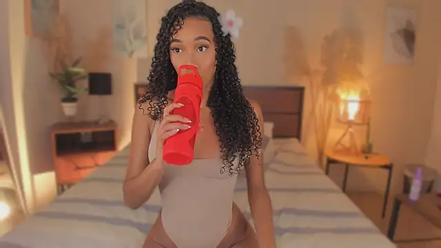 Snapshot of KaryMooon chatting on February 7, 8:45 pm KaryMooon online show from February 7, 8:45 pm