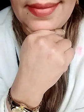 Snapshot of Naughty-Yousra chatting on March 6, 9:22 pm Naughty-Yousra online show from March 6, 9:22 pm