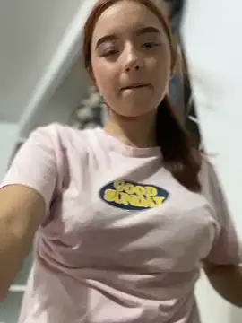 Snapshot of Carithooo chatting on February 25, 12:42 am Carithooo online show from February 25, 12:42 am