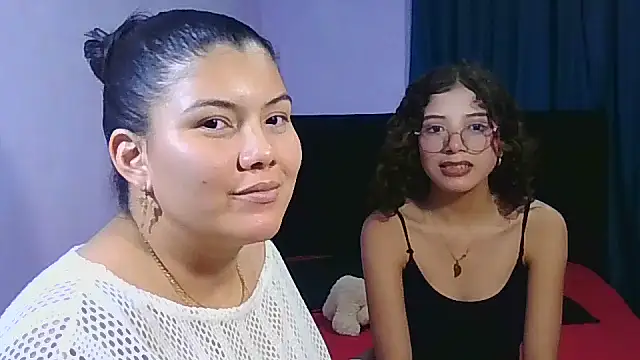 Helena-Paola online show from March 13, 11:55 pm