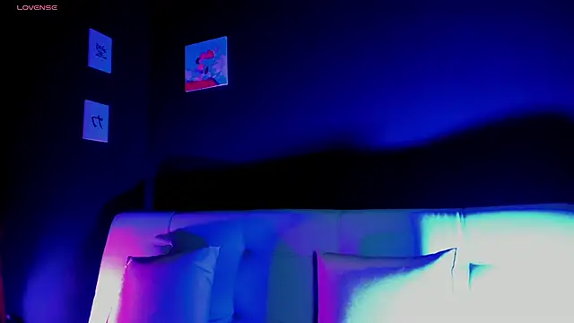 KittyMadi online show from February 6, 6:40 am