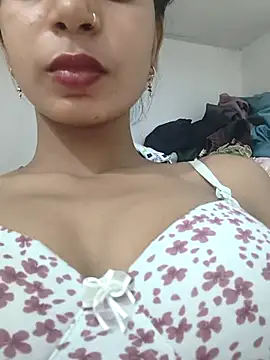 Cute-Natashaa online show from May 7, 3:28 pm