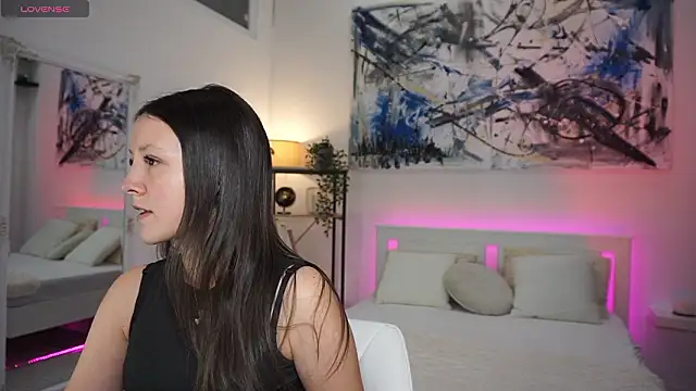 Snapshot of Miss_sindy11 chatting on February 18, 8:32 am Miss sindy11 online show from February 18, 8:32 am