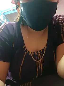 Snapshot of diyabannerjee chatting on February 25, 2:21 am diyabannerjee online show from February 25, 2:21 am