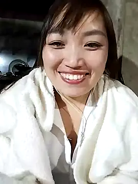 lia-coy online show from April 16, 12:06 pm