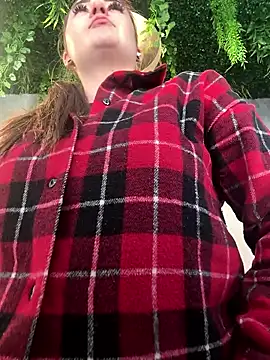 Snapshot of JennyXCherry chatting on January 17, 9:58 am JennyXCherry online show from January 17, 9:58 am