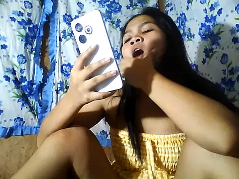 PinaySkinnyJust18 online show from July 4, 10:10 am