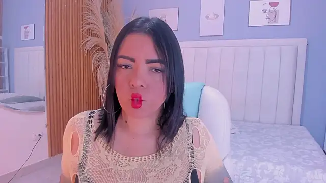 Snapshot of helen_jonesx chatting on February 13, 12:34 pm helen jonesx online show from February 13, 12:34 pm