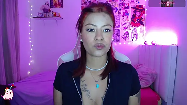 Snapshot of Danna_Soffia chatting on August 4, 12:52 pm Danna Soffia online show from August 4, 12:52 pm