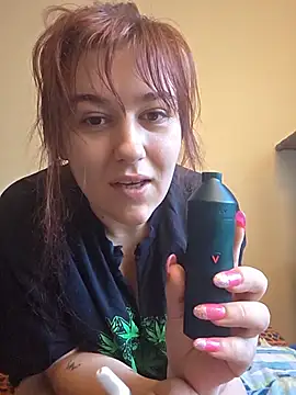 Snapshot of Ashlovescannabis chatting on June 27, 11:26 am Ashlovescannabis online show from June 27, 11:26 am
