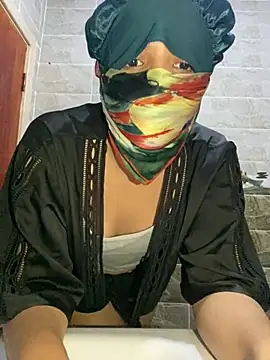 Snapshot of Rabab_Queen chatting on April 9, 12:21 am Rabab Queen online show from April 9, 12:21 am