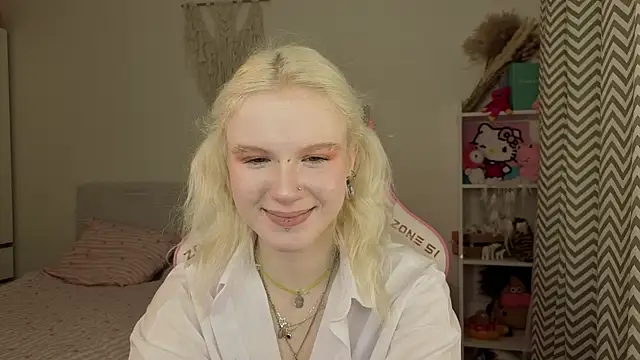 Mia WaterFall online show from March 25, 3:23 am