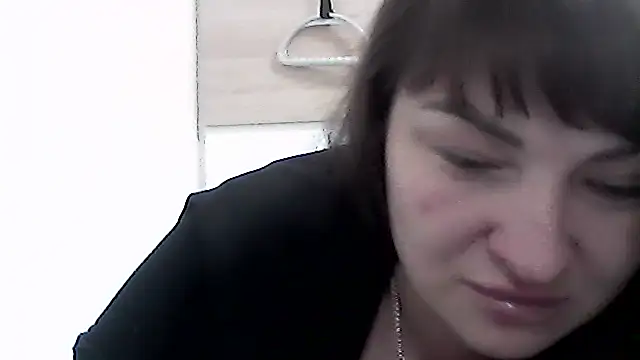 Snapshot of AllinaKis chatting on January 31, 7:11 pm AllinaKis online show from January 31, 7:11 pm