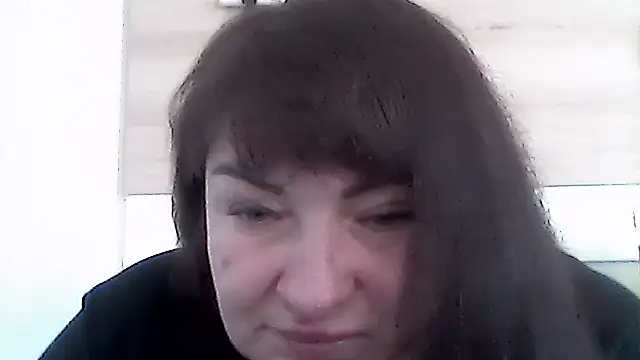 Snapshot of AllinaKis chatting on February 1, 2:04 pm AllinaKis online show from February 1, 2:04 pm