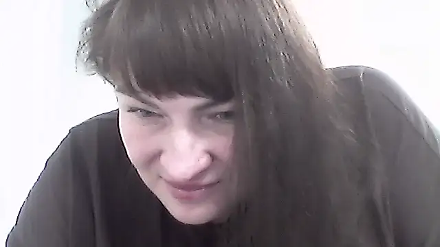 Snapshot of AllinaKis chatting on February 9, 10:58 pm AllinaKis online show from February 9, 10:58 pm