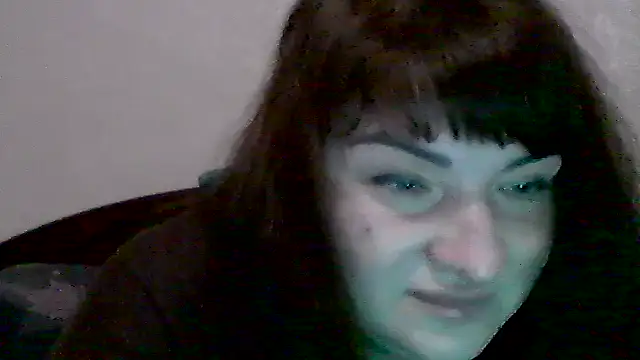 Snapshot of AllinaKis chatting on February 13, 11:56 pm AllinaKis online show from February 13, 11:56 pm