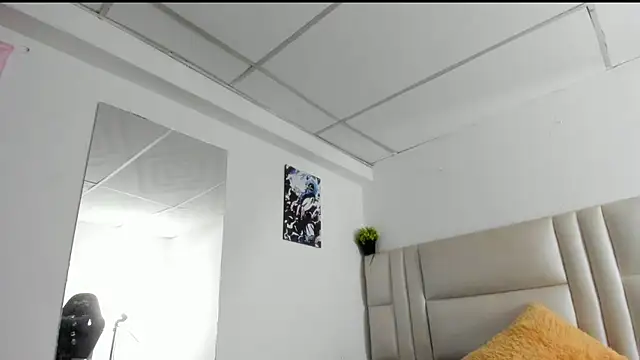 emily  mcqueen online show from May 11, 9:01 pm